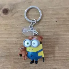 ミニオン キーホルダー クマの帽子付き