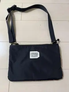 FREDRIK PACKERS サコッシュ ブラック