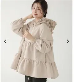 fitmore フィットモア　フリルフードティアードジャケット　ベージュ