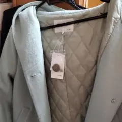 黄緑色のジャケット。のサムネイル