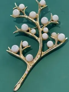 可愛らしい　大ぶり天然石?のブローチ　年代物レトロヴィンテージ