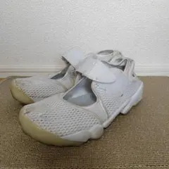 ナイキ NIKE エアリフト ブリーズ スニーカー 靴 メッシュ 24 白