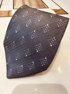 179LANCEL PARIS ネクタイ　シルク　シルバーグレーのサムネイル