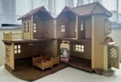 シルバニアファミリー 2階建てハウス　シルクネコ赤ちゃん付き