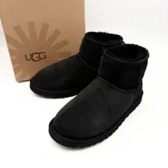 【美品】UGG クラシックミニ ムートンブーツ 黒 23cm 箱付