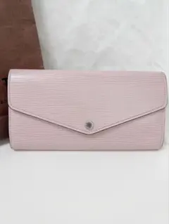 Louis Vuitton ピンク 長財布 エピレザー　クリスマスプレゼントにも