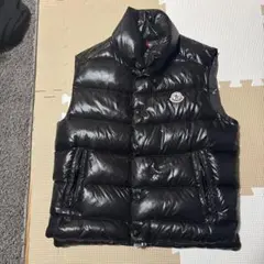 Moncler ブラック ダウンベスト