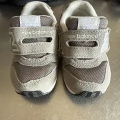 ニューバランスベビースニーカー