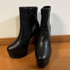 未使用　ショートブーツ チャンキーヒール　厚底　美脚　コスプレ　黒　S 匿名配送