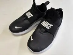 NIKE ブラック スニーカー ストラップデザイン
