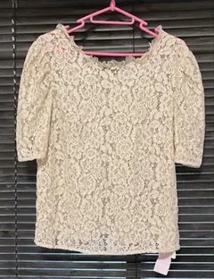 新品未使用タグ付き　AG by aquagirl ピンクベージュレーストップスのサムネイル
