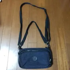 ナイロンショルダーバッグ