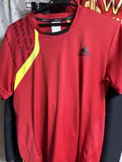adidas CLIMA365 赤いサッカーシャツ