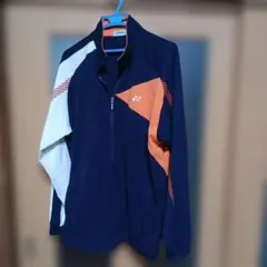 日本製　ヨネックスウオームアッブ上