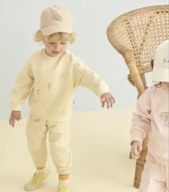 モイモルン【セットアップ】ヨガポーズ刺繍トップス&パンツ 110cm