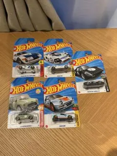 Hot Wheels 人気車種5台セット 未開封 フェラーリ ポルシェ等のサムネイル