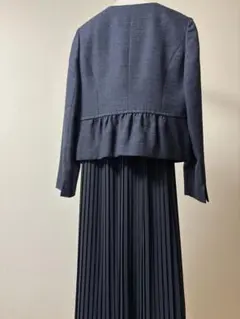 ダークブルー プリーツドレス & ジャケット セット