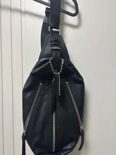 COACH トンプソン レザー スリングパック ボディバッグ 黒 70360