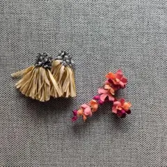 hanairoaiki ビーズフラワーピアス - メルカリ