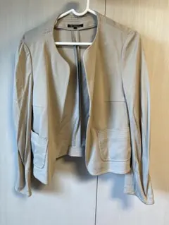 23区　ベージュ ノーカラージャケット 前面ポケット付き