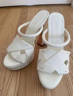 SPIRALGIRLクロスストラップ プラットフォームサンダル