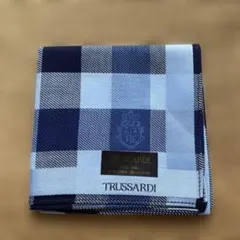 ☆新品 TRUSSARDIハンカチ　サイズ48×48cm 綿100% 韓国製のサムネイル