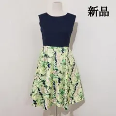 【新品】ノースリーブワンピース　　花柄　M～L相当　ネイビー×ライトグリーン