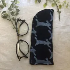 ハンドメイド♡メガネケース♡綿麻紺うさぎ刺繍♡♡普通タイプ