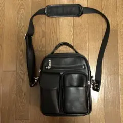 ショルダーバッグ　革製品