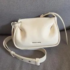 ルーメン パッドクロスボディバッグ