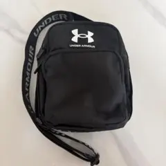UNDER ARMOUR ショルダーバッグ ブラックのサムネイル