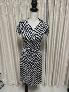 幾何学模様ラップワンピース