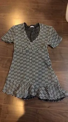 新品、未使用 ザラ ミニワンピース アシンメトリー