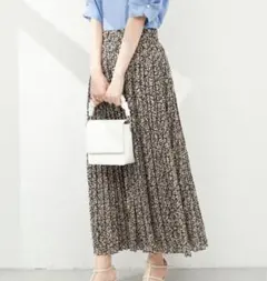 natural couture 小花柄プリーツスカート ロング丈のサムネイル