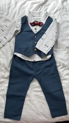 男の子　フォーマルスーツ　4点セット
