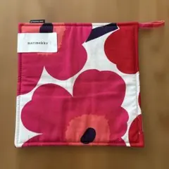 新品未使用　marimekko マリメッコ ウニッコ 鍋敷きのサムネイル
