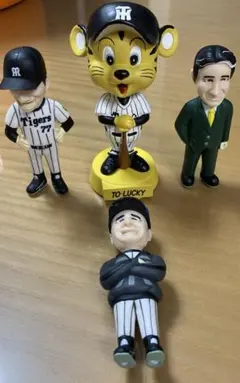 阪神タイガース TO-LUCKY 首振りフィギュアと星野監督3種類セット