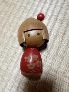 昭和レトロ　木製こけし人形 置物　花柄 着物