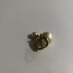 オパール フラワーモチーフ ピアス 両耳用 中古 - メルカリ