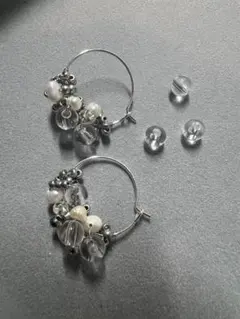 パールとクリスタルビーズのフープピアス