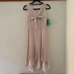 ピンク Vネックドレス リボン付き