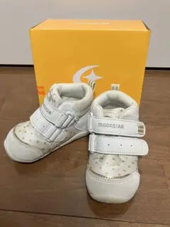 MOONSTAR ホワイト 星柄 ベビーシューズ　13cm ハイカット