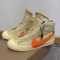 Off-White x Nike Blazer Mid スニーカーのサムネイル