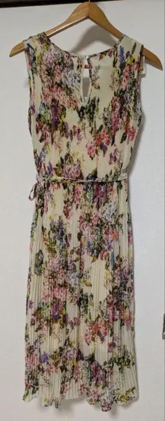 未使用タグ付✨LAURA ASHLEY ジャガードフラワー ワンピース 11号