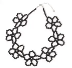 フラワービーズ襟ネックレス　ニコアンド