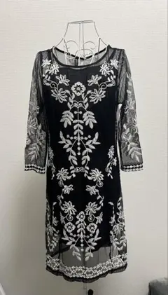 H&M ワンピース レース　刺繍　ブラック　ホワイト　透け感