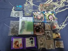 呪術廻戦　アクリルスタンド　缶バッジ　グッズセット　18点