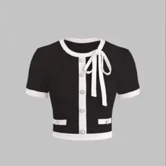 SHEIN 37319364 リボン付き パールボタン クロップド丈 トップスのサムネイル