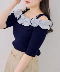 【ANOTHER BRANCH】オフショルフリルニットプルオーバー ネイビーのサムネイル