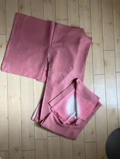 色無地　正絹　ピンク　着物　仕付け糸